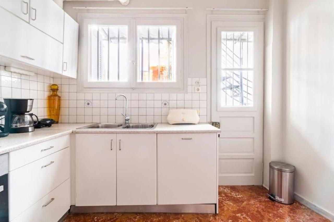 Spacious Renovated Flat In The Athens Riviera 外观 照片