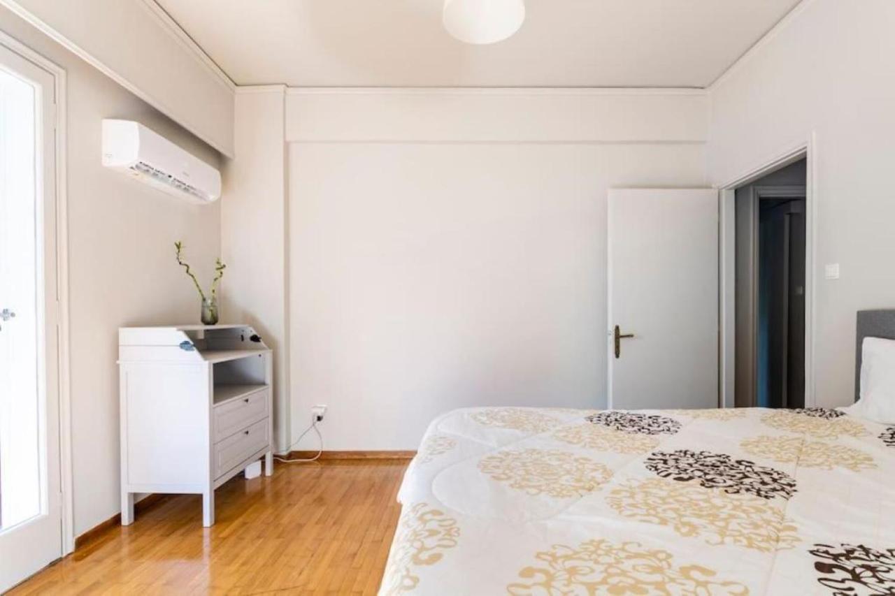 Spacious Renovated Flat In The Athens Riviera 外观 照片